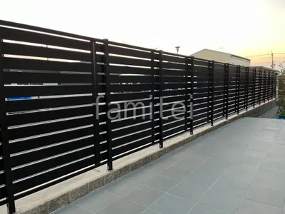 アルミ形材 フェンス YKKAP 木製調ルシアスYS3F型 横スリット 目隠し 木調・ラティス