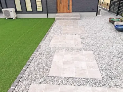 玄関アプローチ 床タイル貼り LIXIL ベスパ