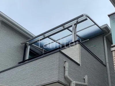 ２階ベランダ屋根  YKKAP ソラリアR アール屋根 スタンダード 壁付