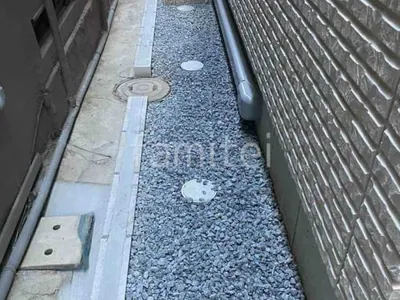 犬走り 防犯砂利敷き バラス砕石 防草シート加工