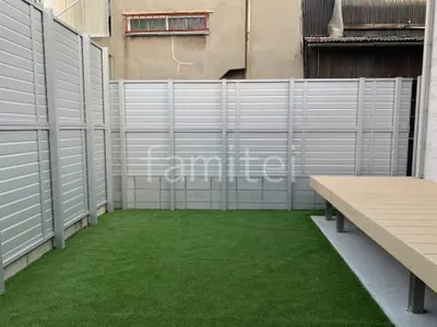 お庭 目隠しフェンス塀 LIXIL AB YL2型 横ルーバー2 2段柱 60角 人工芝 防草シート加工 ヨシミツ毛織 リアル人工芝 35mm