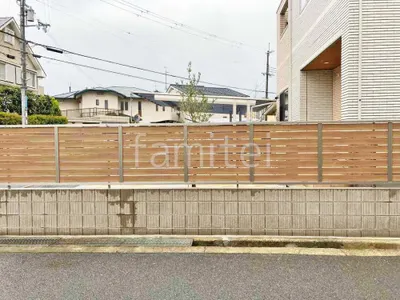 ブロック塀 （化粧ブロック） ユニソン リゲル  アルミ形材 フェンス LIXIL 木製調AB YS3型 横スリット3 目隠し 木調・ラティス