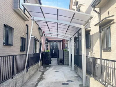 カーポート１台＋延長 （1.5台縦連棟） YKKAP アリュース アール屋根