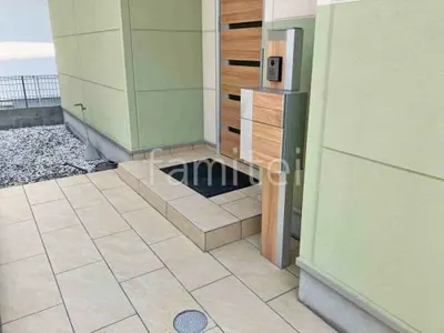 玄関アプローチ 床タイル貼り LIXIL ライトスレート