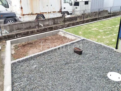 ピンコロ石花壇