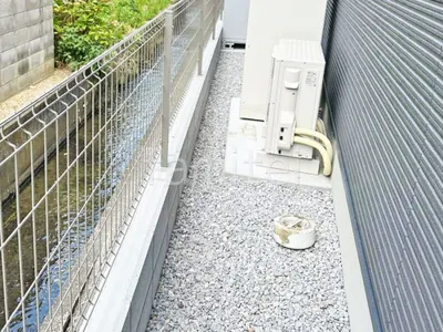 犬走り 伊吹砂利敷き 防草シート加工