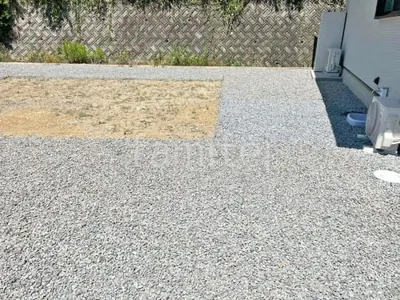 防犯砂利敷き バラス砕石 防草シート加工