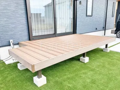 人工木デッキ  LIXIL 人工木 木彫 樹ら楽ステージ 