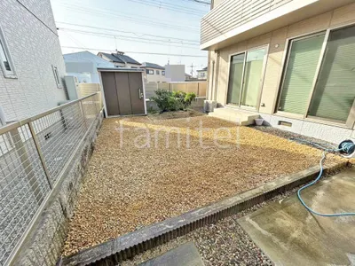 錆砂利敷き 防草シート加工