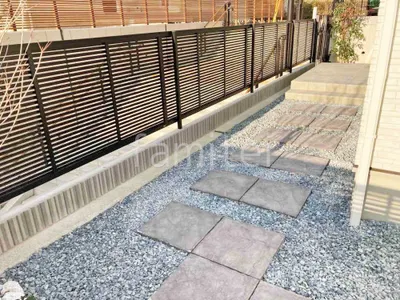 玄関アプローチ 床平板敷き ユニソン ブロンテペイバー