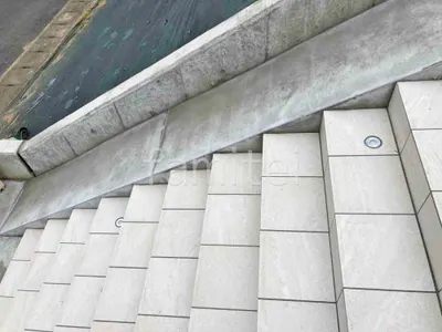 玄関アプローチスロープ モルタル仕上げ