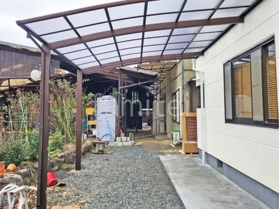 １階テラス屋根 （雨除け） YKKAP アリュース ベーカ アール屋根 スタンダード 壁付