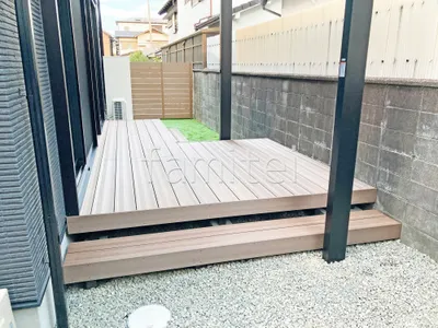 人工木デッキ  LIXIL 人工木 木彫 樹ら楽ステージ 