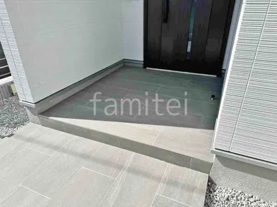 玄関アプローチ 床タイル貼り タカショー セラマイカ