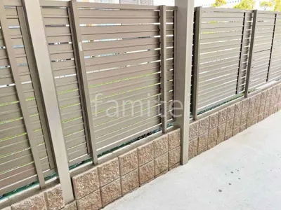 ブロック塀 （化粧ブロック） ユニソン シャモティ  アルミ形材 フェンス LIXIL AB YS3型 横スリット3 目隠し