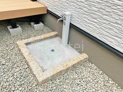 ピンコロ石囲い洗い場