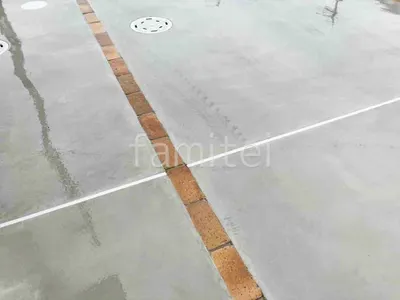 駐車場ガレージ床 土間コンクリート レンガ目地 伸縮目地