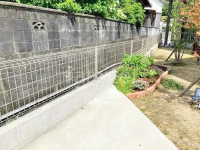 スチールメッシュ フェンス LIXIL ハイグリッドUF8型 境界・メッシュ