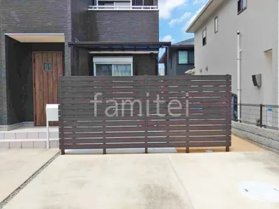 １階テラス屋根 （雨除け） YKKAP ソラリアF フラット屋根 スタンダード 壁付 人工木・樹脂 フェンス（木調） F＆F マイティウッド デコll 高尺タイプ 目隠し 木調・ラティス 樹脂