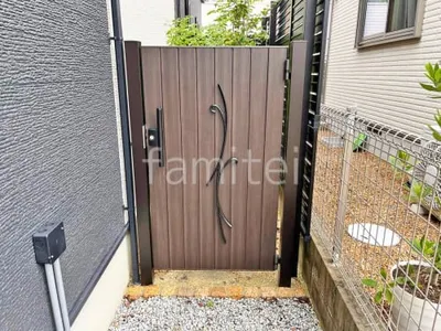 片開き 門扉 YKKAP 木製調 ルシアスTM2C型 鋳物＋たて目隠し 