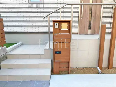 宅配ボックス門柱 (機能門柱 ) YKKAP 木製調 ルシアスポストユニットWB01型