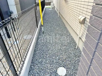 犬走り 防犯砂利敷き バラス砕石 防草シート加工