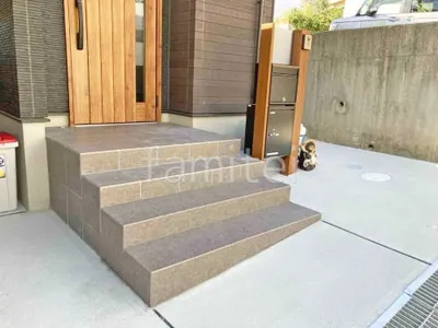 玄関アプローチ階段 床タイル貼り アイコットリョーワ エクソン