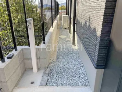 犬走り 防犯砂利敷き バラス砕石 防草シート加工