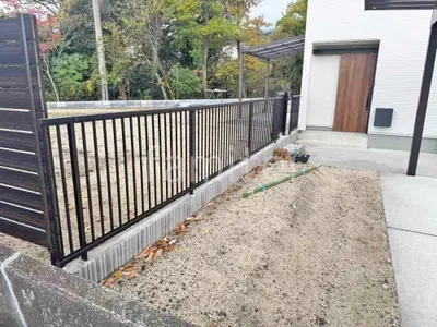 アルミ形材 フェンス YKKAP シンプレオT1型 縦格子22本 