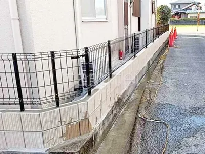 ブロック塀 （化粧ブロック） ユニソン シルマ  スチールメッシュ フェンス YKKAP イーネット3F型 スチール柱 境界・メッシュ