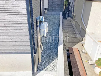 犬走り 防犯砂利敷き バラス砕石 防草シート加工