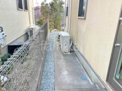 犬走り 防犯砂利敷き バラス砕石 防草シート加工