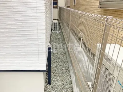 犬走り 防犯砂利敷き バラス砕石 防草シート加工