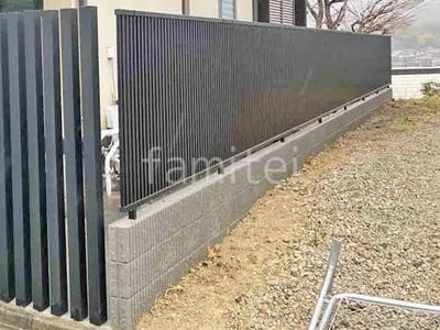 ブロック塀 （化粧ブロック） ユニソン ジャスティ  アルミ形材 フェンス 三協アルミ レジリア TK2型 たて太格子 