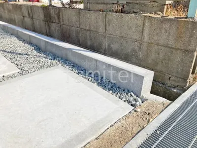 土留めコンクリートブロック