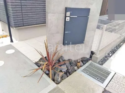 ロックガーデン 栗石敷き ドラセナ 下草 植栽