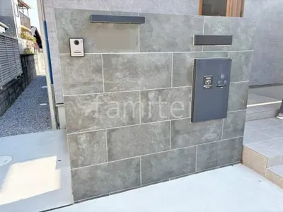 モダン門柱 壁タイル貼り タカショー セラレバンテ 郵便受けポスト 宅配ボックス 施主支給