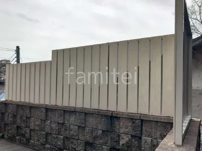 既存フェンスへ取付