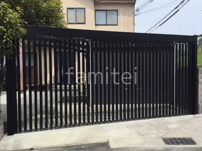 横引きシャッター2台ワイド  三協アルミ ライアーレ2型 