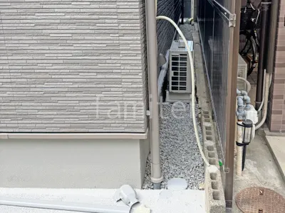 犬走り 防犯砂利敷き バラス砕石 防草シート加工