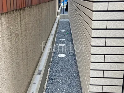 犬走り 防犯砂利敷き バラス砕石 防草シート加工