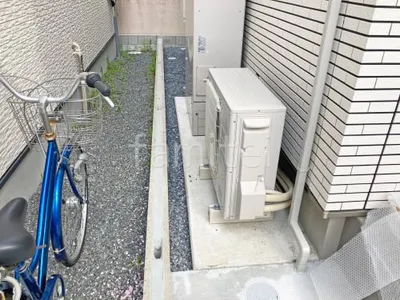 犬走り 防犯砂利敷き バラス砕石 防草シート加工