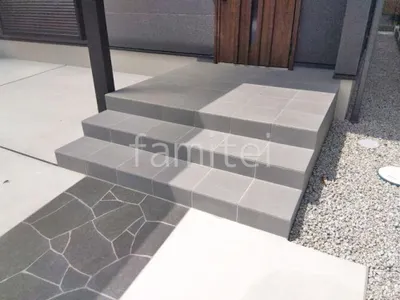 玄関アプローチ階段 床タイル貼り LIXIL ベスパ