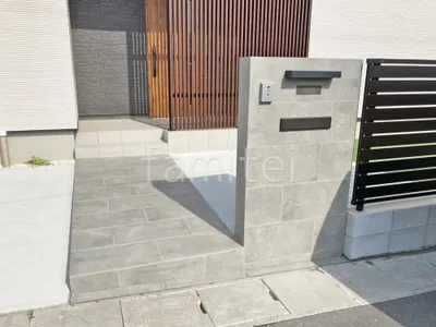 玄関アプローチ 床タイル貼り タカショー セラレバンテ