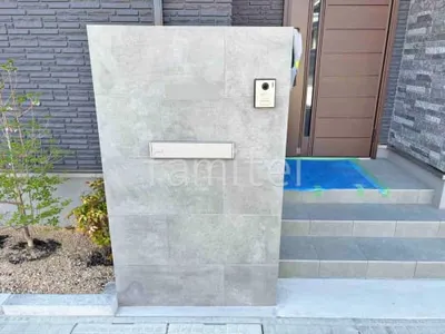 モダン門柱 壁タイル貼り タカショー セラレバンテ 郵便受けポスト YKKAP エクステリアポストG3型