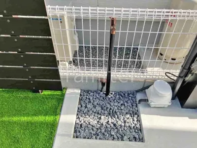 水受け 化粧砂利敷き