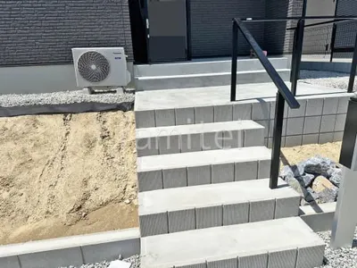 玄関アプローチ化粧ブロック階段 ユニソン シルマ 手すり LIXIL アーキレール