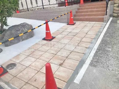 玄関アプローチ 床平板敷き ユニソン バレリア