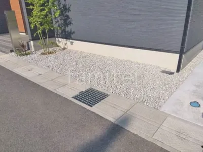 防犯砂利敷き バラス砕石 防草シート加工