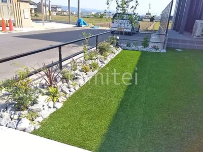 ロックガーデン 栗石敷き 下草 植栽